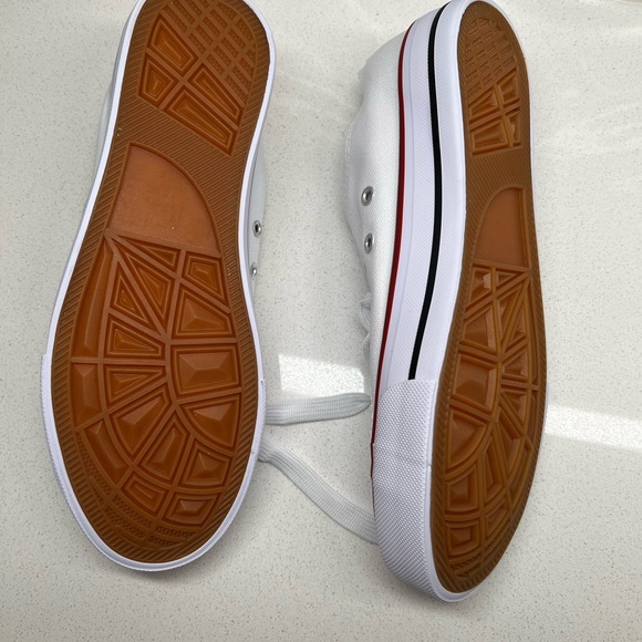 NEW - 7 - Canvas Low Top Runners - White - Picture 6 of 7